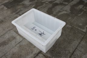 如何解決公路路沿石塑料模具在注塑過程開裂的問題？